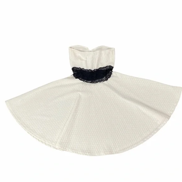 Heart Shaped Strapless Skater Dress - Picture 4 of 5